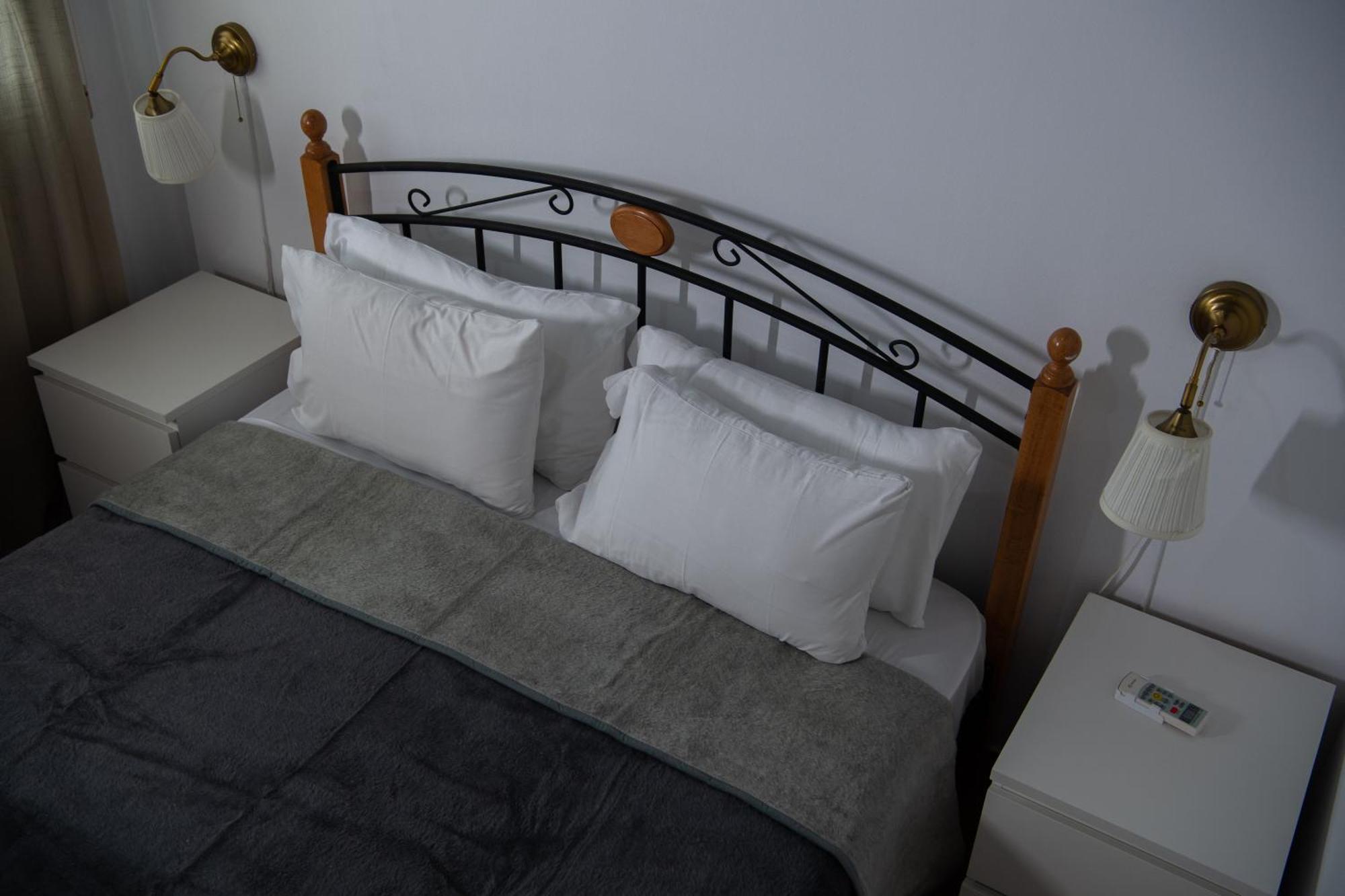 Path Latchi Beachfront Apartments מראה חיצוני תמונה
