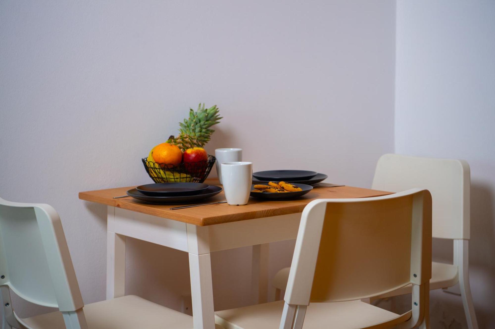 Path Latchi Beachfront Apartments מראה חיצוני תמונה